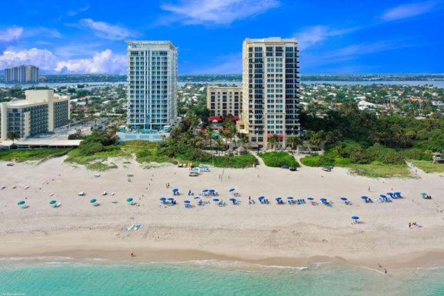 جناح مزوَّد بشرفة, Singer Island Beach Resort And Spa, Located At The Palm Beach Resort