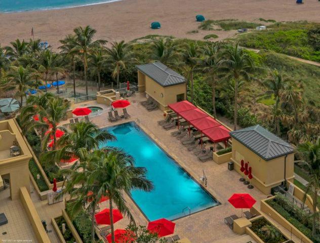 جناح مزوَّد بشرفة, Singer Island Beach Resort And Spa, Located At The Palm Beach Resort
