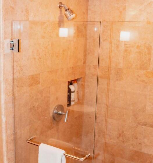 جناح غرفتين نوم, Singer Island Beach Resort And Spa, Located At The Palm Beach Resort