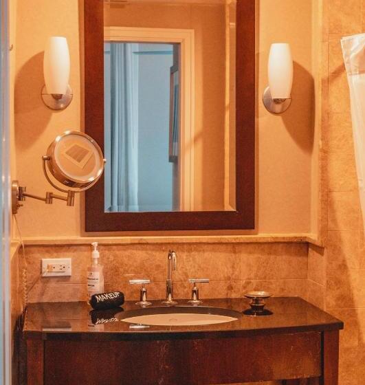 جناح غرفتين نوم, Singer Island Beach Resort And Spa, Located At The Palm Beach Resort