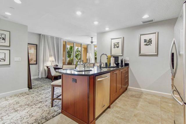 جناح مزوَّد بشرفة, Singer Island Beach Resort And Spa, Located At The Palm Beach Resort