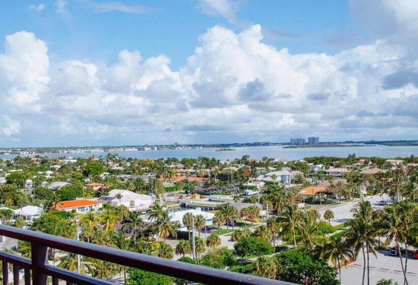 جناح سوبيريور مطل علي البحر, Singer Island Beach Resort And Spa, Located At The Palm Beach Resort