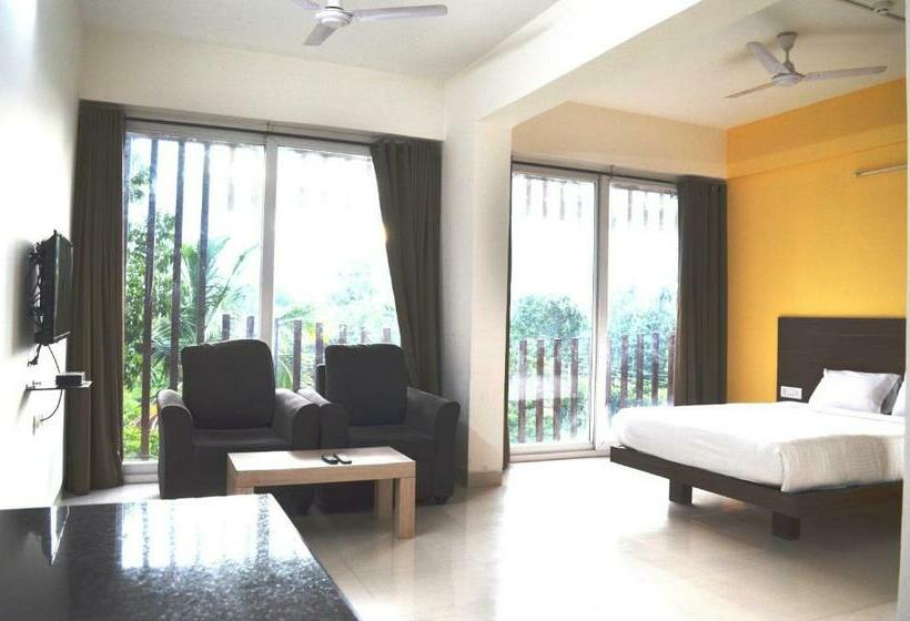 غرفة ديلوكس مزودة بشرفة, Grand Suites Yelahanka