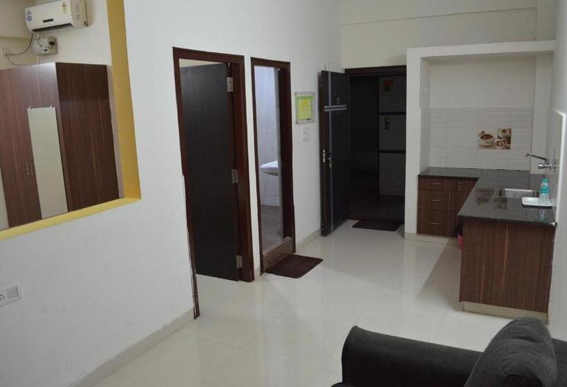 غرفة قياسية, Grand Suites Yelahanka