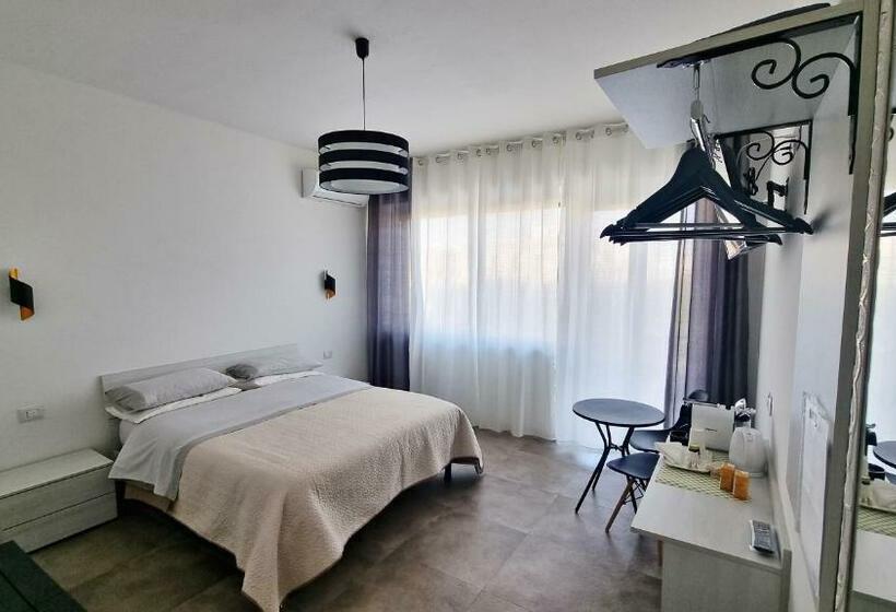 اتاق استاندارد با چشم‌انداز باغ, Meridian B&b