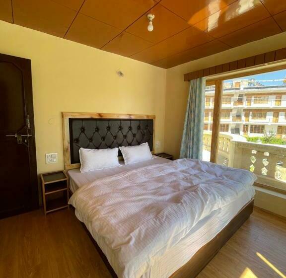 اتاق استاندارد, Hinjumaa Guest House