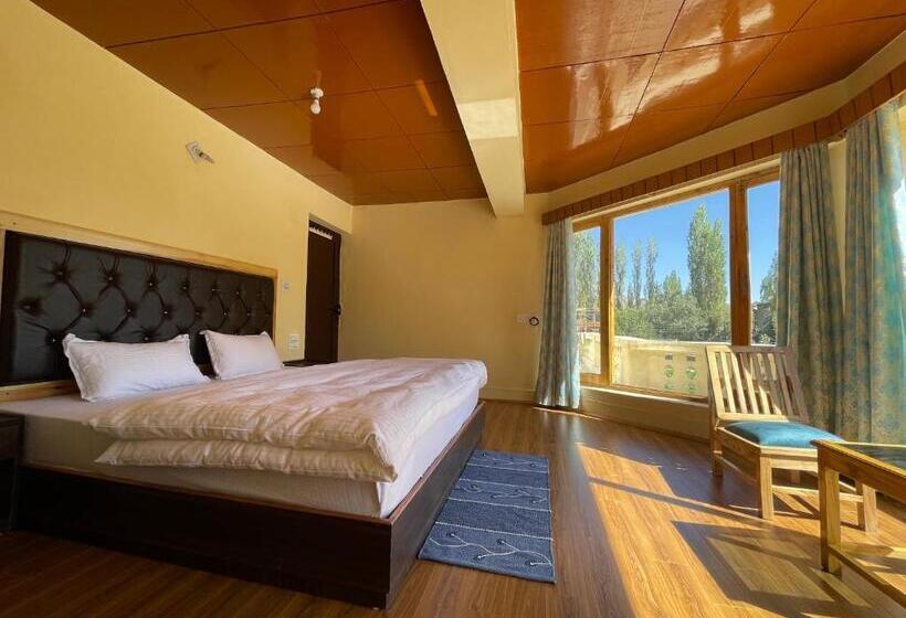 اتاق استاندارد, Hinjumaa Guest House
