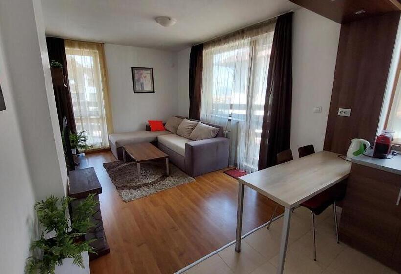 شقة غرفة واحدة مطلة على حمام السباحة, 500м. от лифта сладък дом в белведере спа комплекс