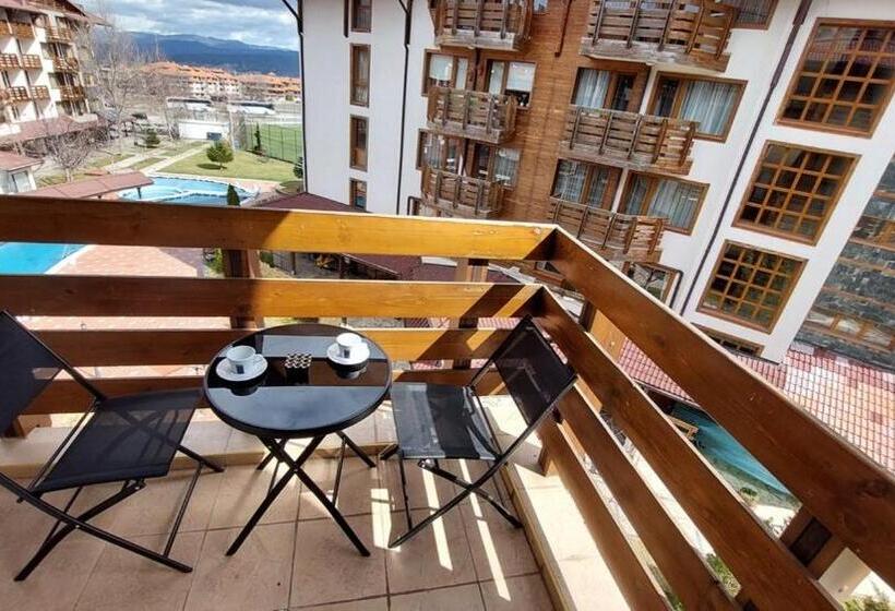 شقة غرفة واحدة مطلة على حمام السباحة, 500м. от лифта сладък дом в белведере спа комплекс