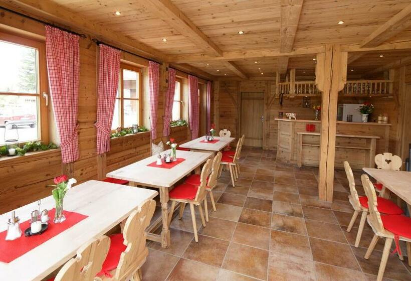 اتاق استاندارد با چشم‌انداز کوهستان, Jägerhof Und Jägerstadel