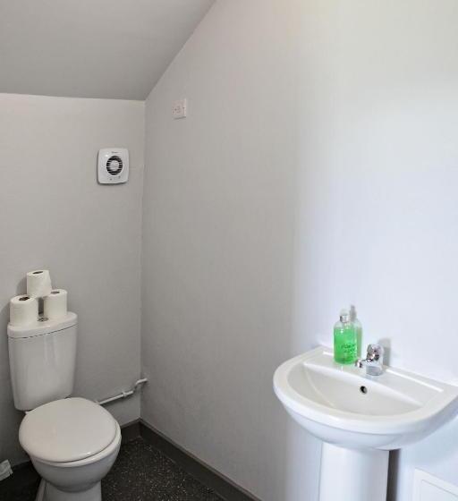 家庭间, Aunt Rachel S Barn Hostel