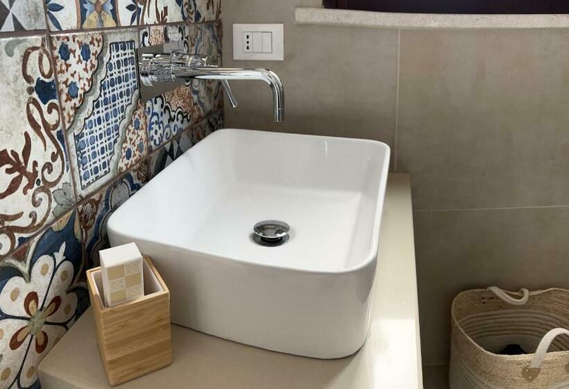 اتاق لوکس سه تخته, Bed And Breakfast Nilu