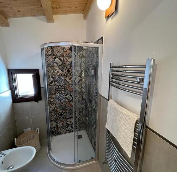 اتاق استاندارد چهار تخته, Bed And Breakfast Nilu