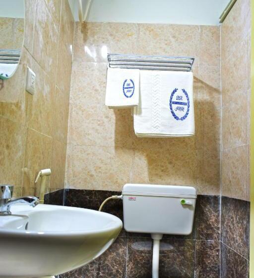 اتاق لوکس, B R Inn