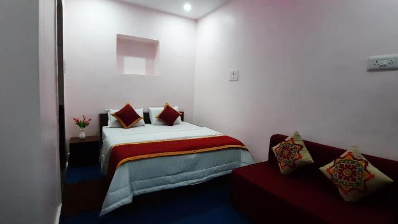 اتاق لوکس, B R Inn