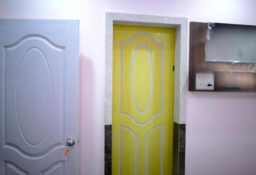 اتاق لوکس, B R Inn