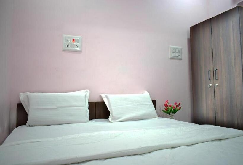 اتاق لوکس, B R Inn