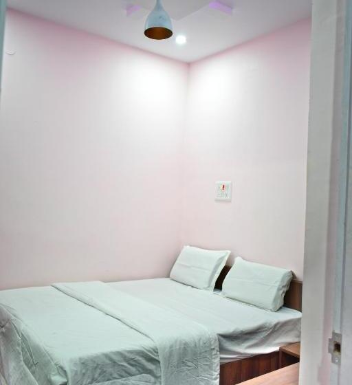 اتاق لوکس, B R Inn