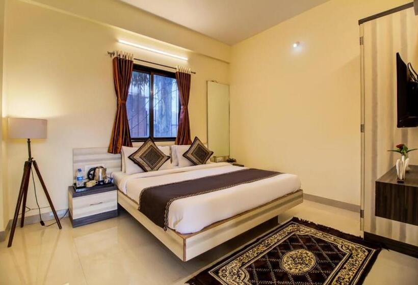 디럭스 룸, Padmavati Palace