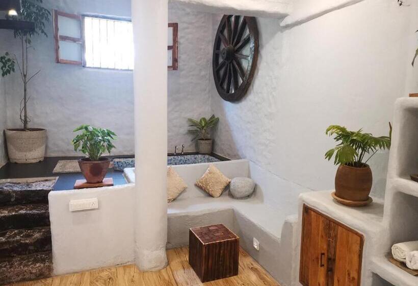 デラックススイート, Achalaa Resort