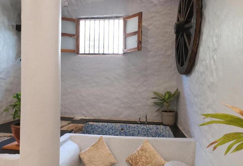 デラックススイート, Achalaa Resort