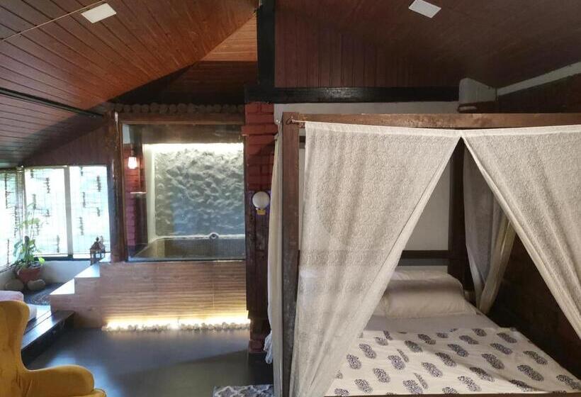 ハイドロマッサージバス付きスイート, Achalaa Resort