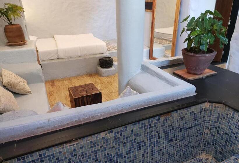 デラックススイート, Achalaa Resort