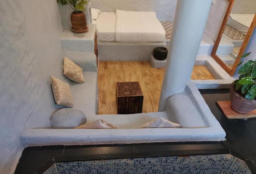 デラックススイート, Achalaa Resort