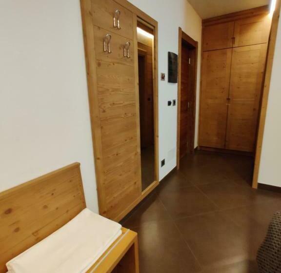 اتاق لوکس با بالکن, Chalet Allemand