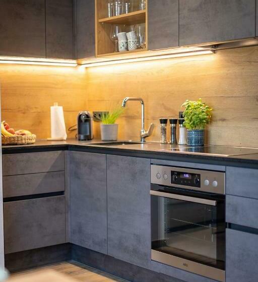 شقة غرفة واحدة, Lenni´s Apartments