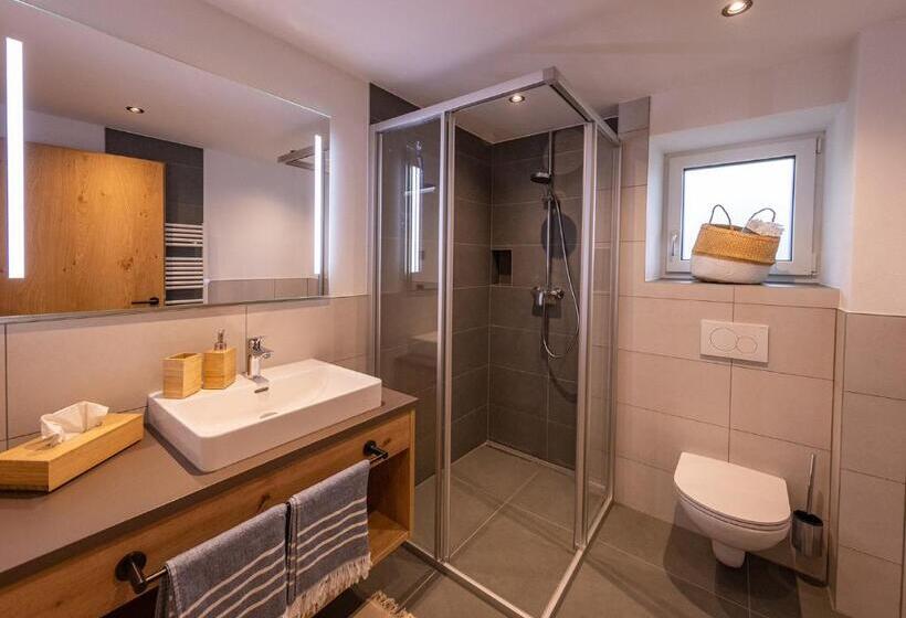 شقة غرفة واحدة, Lenni´s Apartments