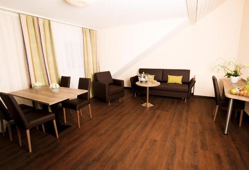 חדר סטודיו סטנדרד, Amaris