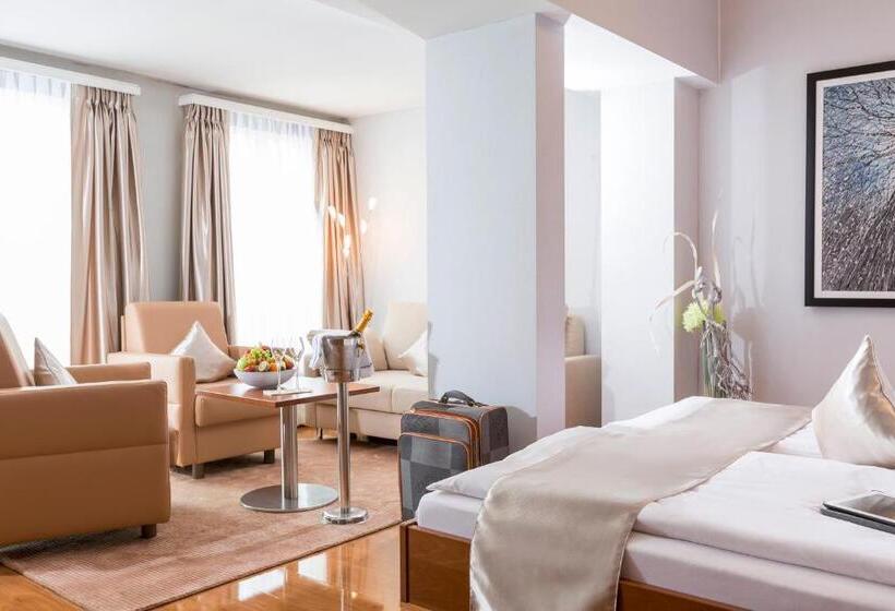 חדר סטודיו סטנדרד, Amaris