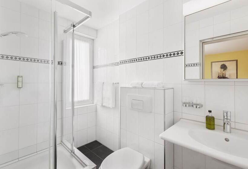 חדר סטנדרט, Amaris