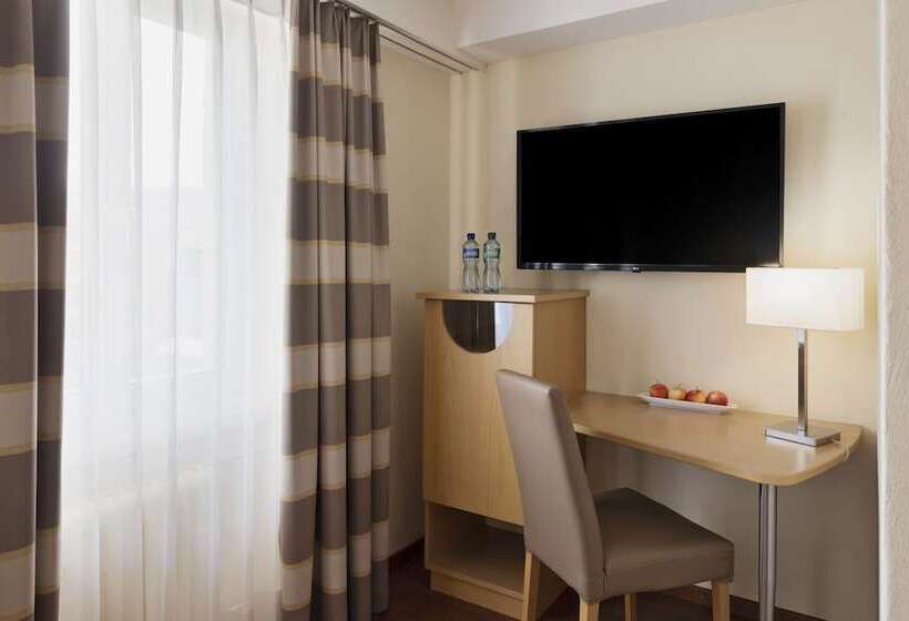 חדר סטנדרט, Amaris