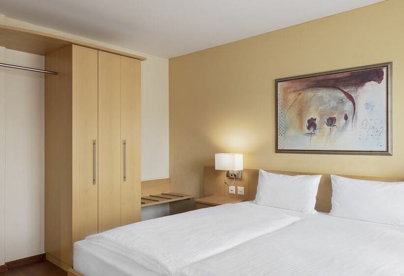 חדר סטנדרט, Amaris