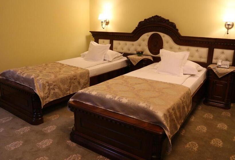 غرفة إقتصادية, Astoria