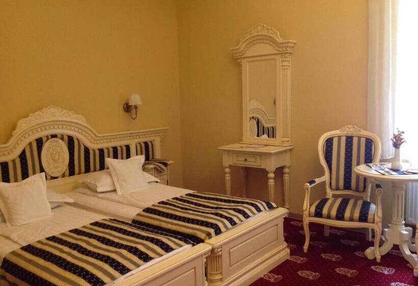 غرفة قياسية, Astoria