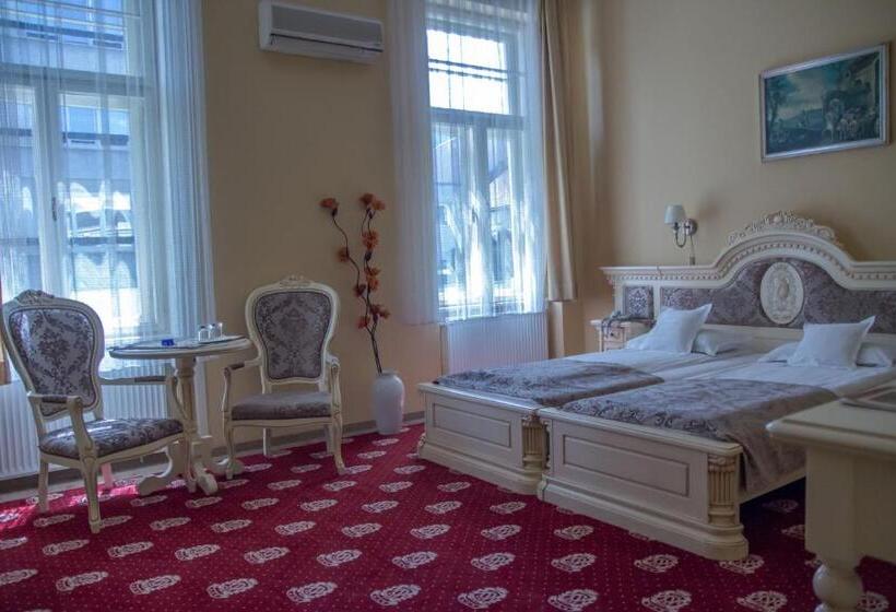 غرفة قياسية, Astoria