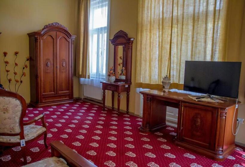 غرفة قياسية, Astoria