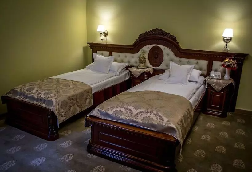 Standard Single Room, Astoria