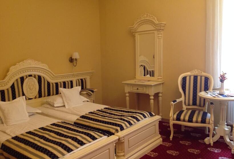 غرفة قياسية فردية, Astoria