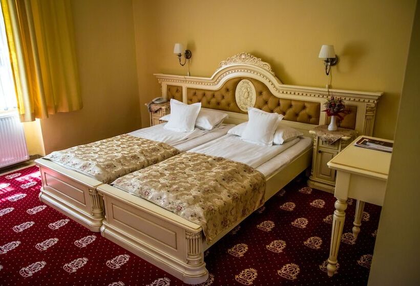 غرفة قياسية, Astoria