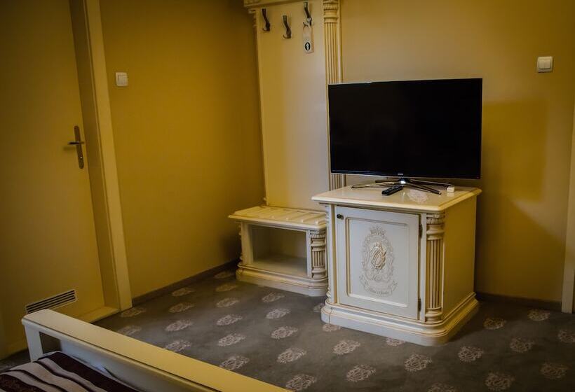 غرفة قياسية, Astoria