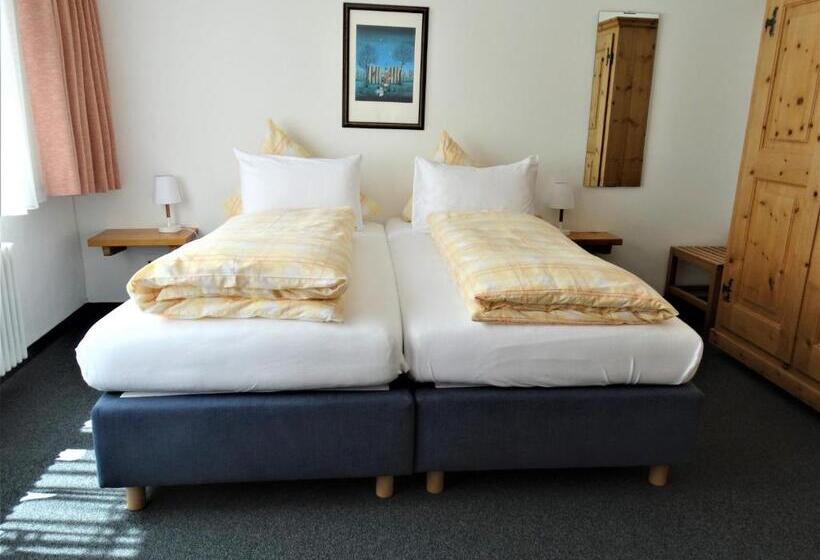 غرفة قياسية حمام مشترك, Bündnerhof