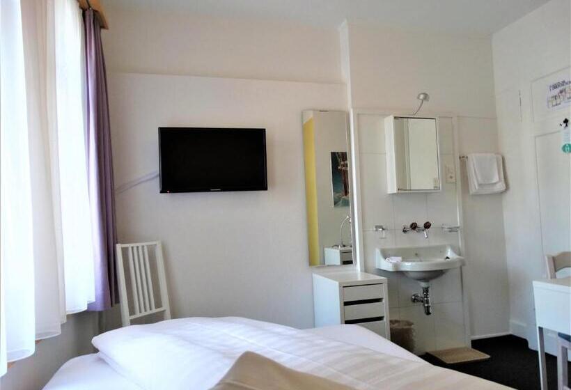 חדר סטנדרד יחיד חדר אמבטיה משותף, Bündnerhof