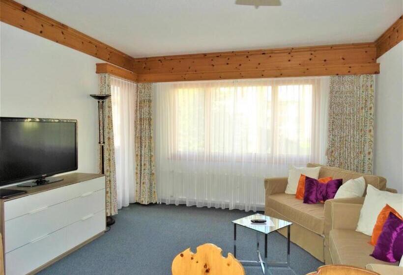 غرفة عائلية, Bündnerhof