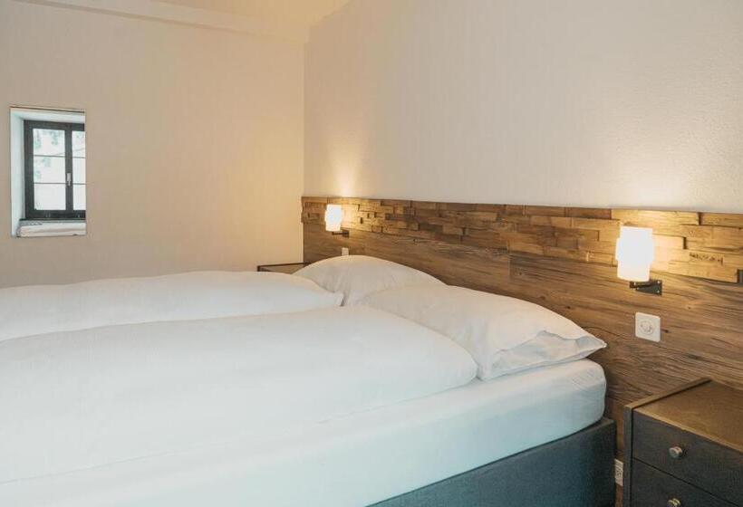 Номер Стандарт, Brocco & Posta