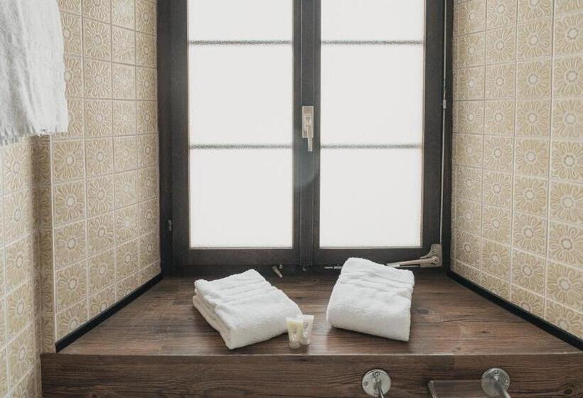 Семейный Номер, Brocco & Posta