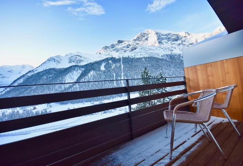 غرفة قياسية مزوَّدة بشُرفة, Marlet